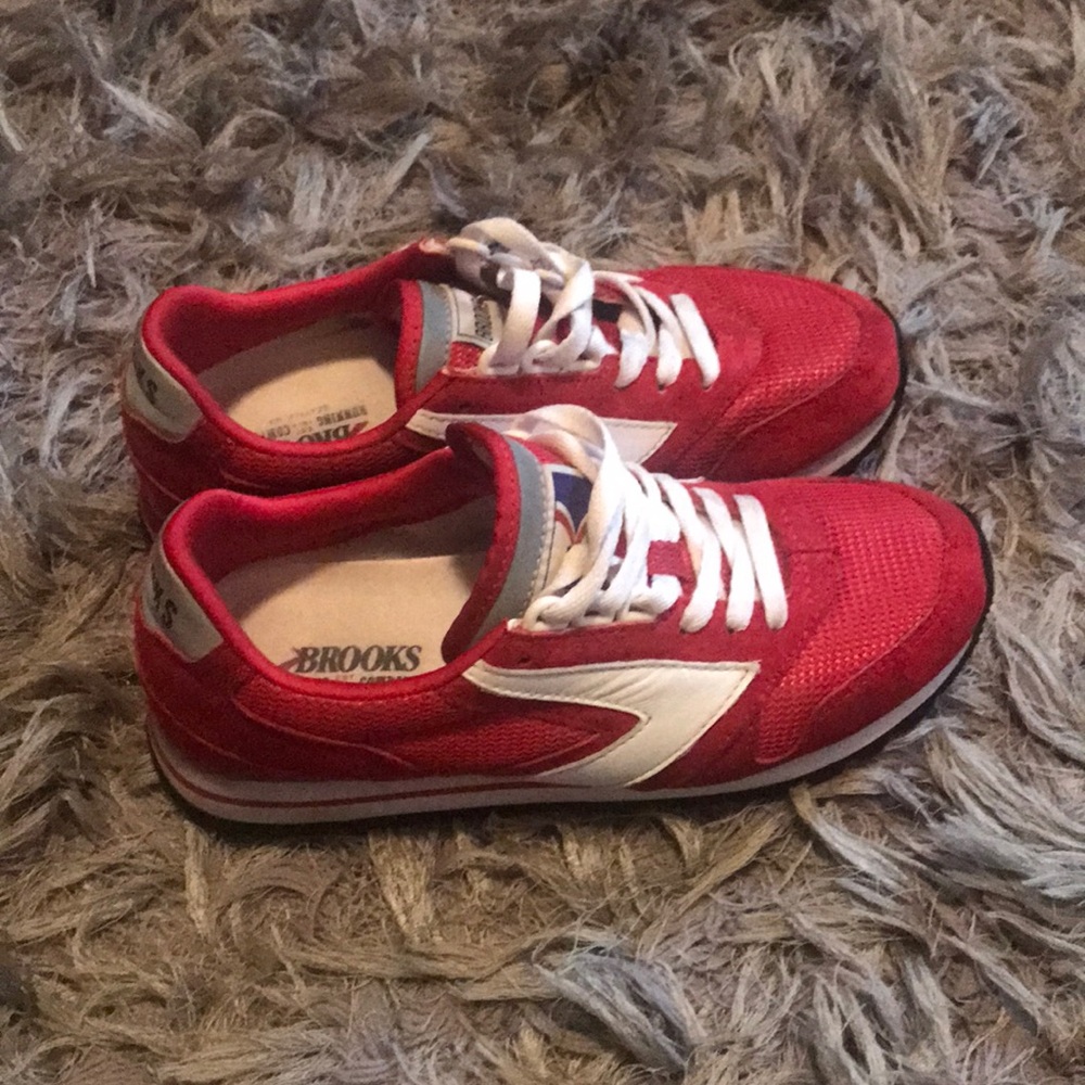 Brooks Casual Sneakers